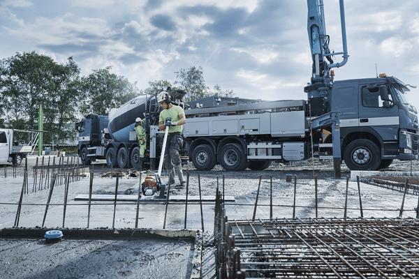 Rüttelpatsche Husqvarna auf der Baustelle